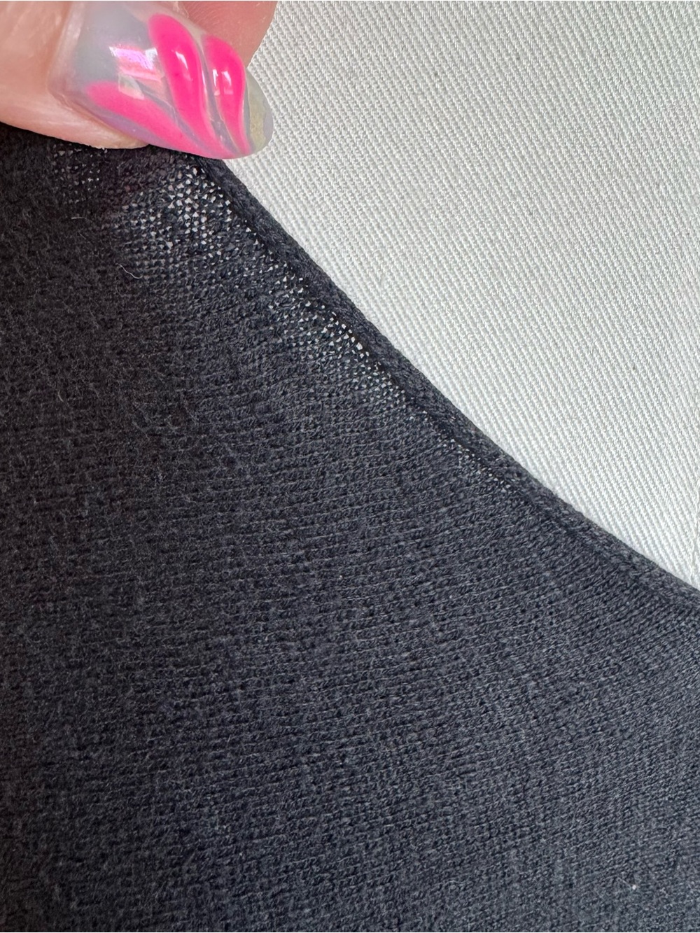 Vince Black V-Neck Long Sleeve Top very comfortable raw edge sleeve cotton - Picture 9 of 9